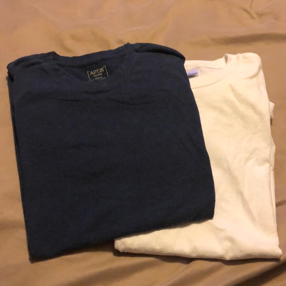 Men’s M dress short sleeved shirt w white T-shirt!